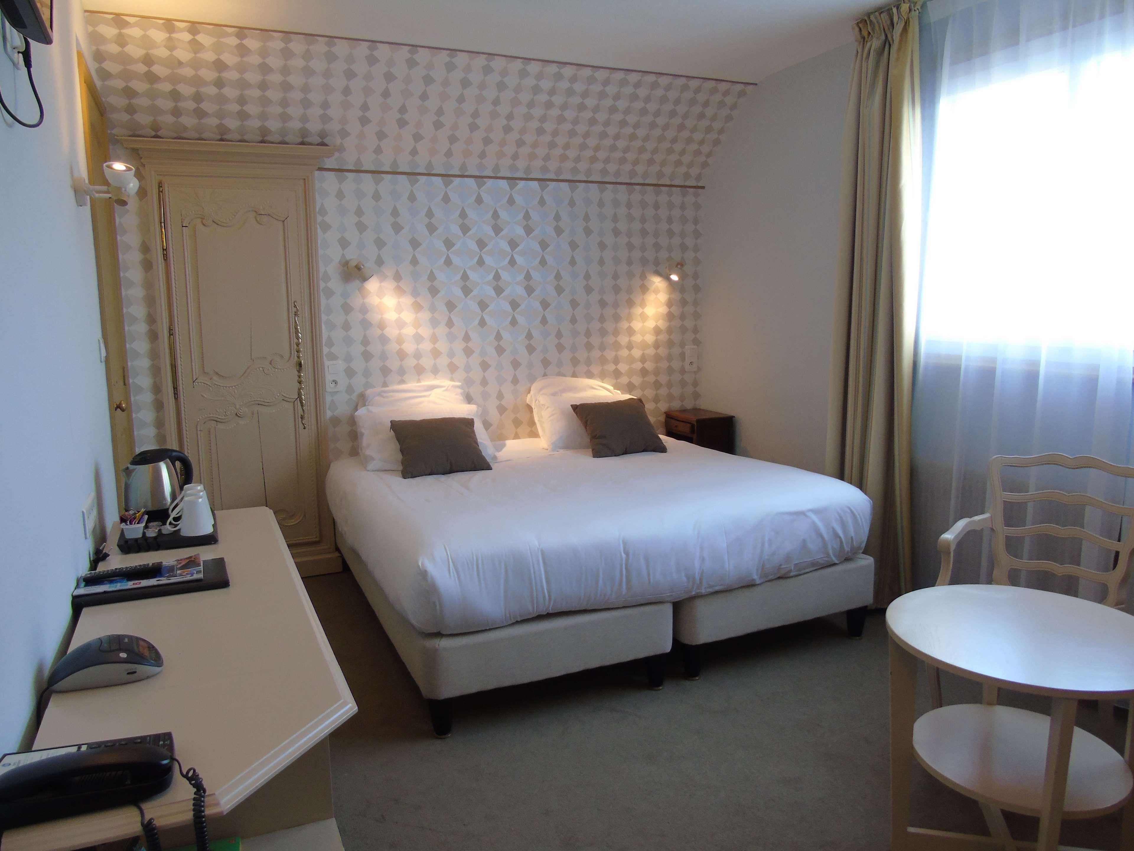 เบสต์ เวสเทิร์น เลอ มงโกเมอรี Hotel ปงตอร์ซง ภายนอก รูปภาพ