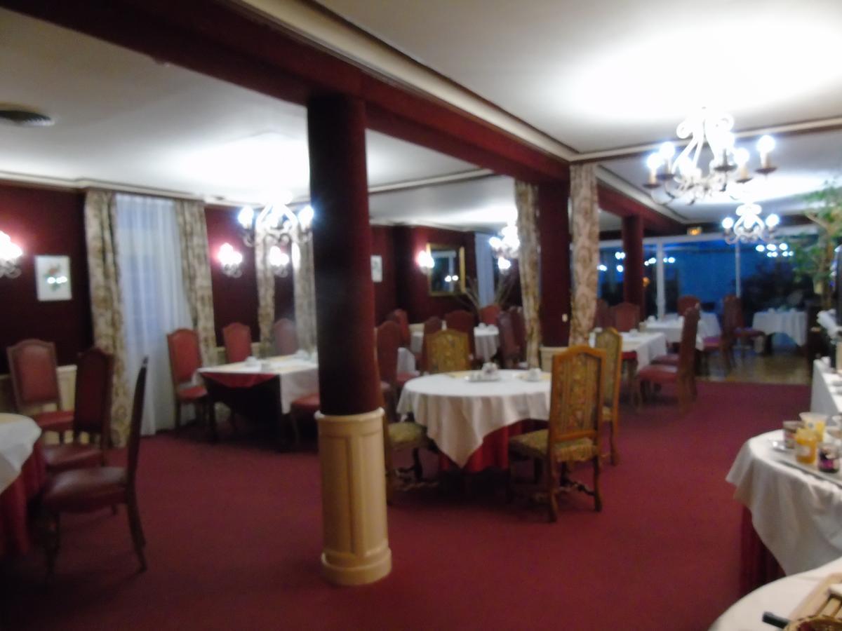เบสต์ เวสเทิร์น เลอ มงโกเมอรี Hotel ปงตอร์ซง ภายนอก รูปภาพ